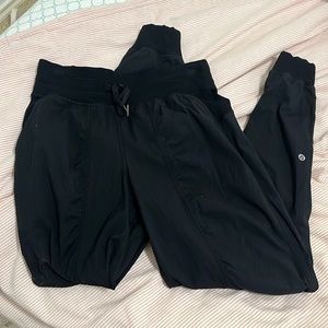 Lululemon dance studio joggers in black size 4